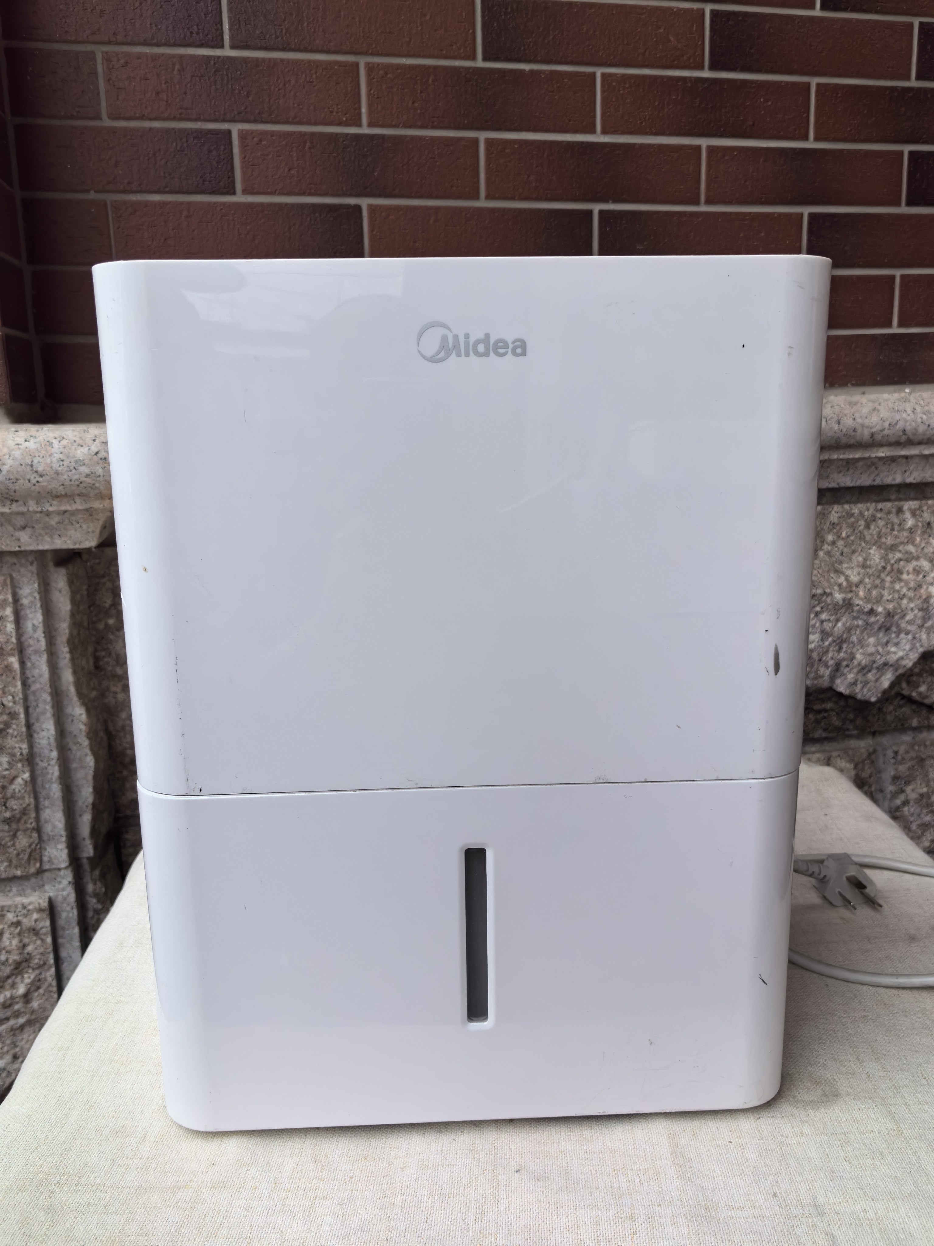 二手原装美的CF12BD除湿机/抽湿机.美的12升抽湿机/除湿机.